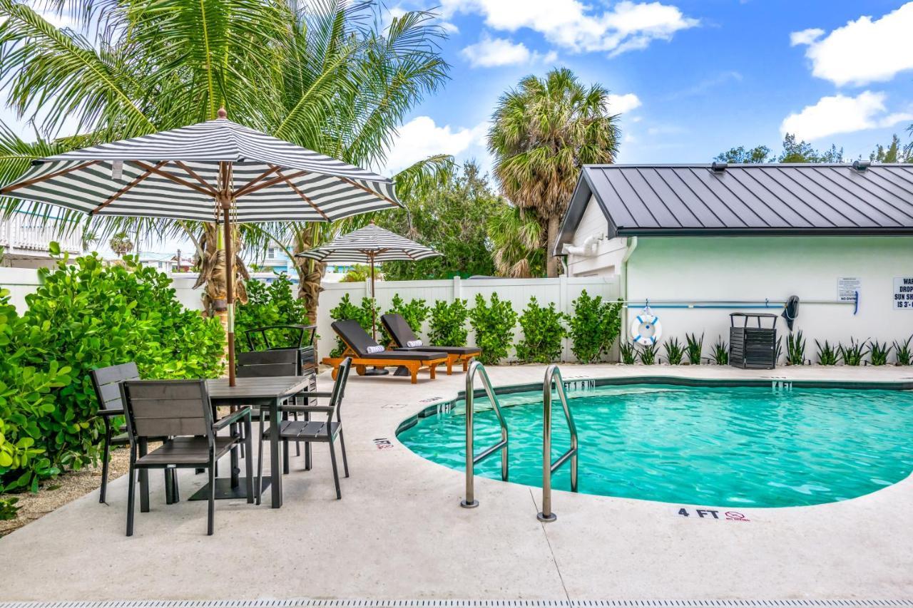 The Retreat At Anna Maria Island Inn 브레이든턴비치 외부 사진